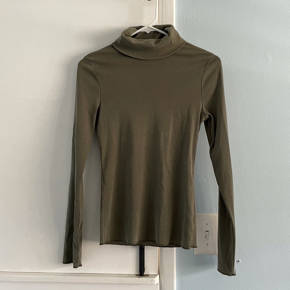 Long sleeve turtle neck